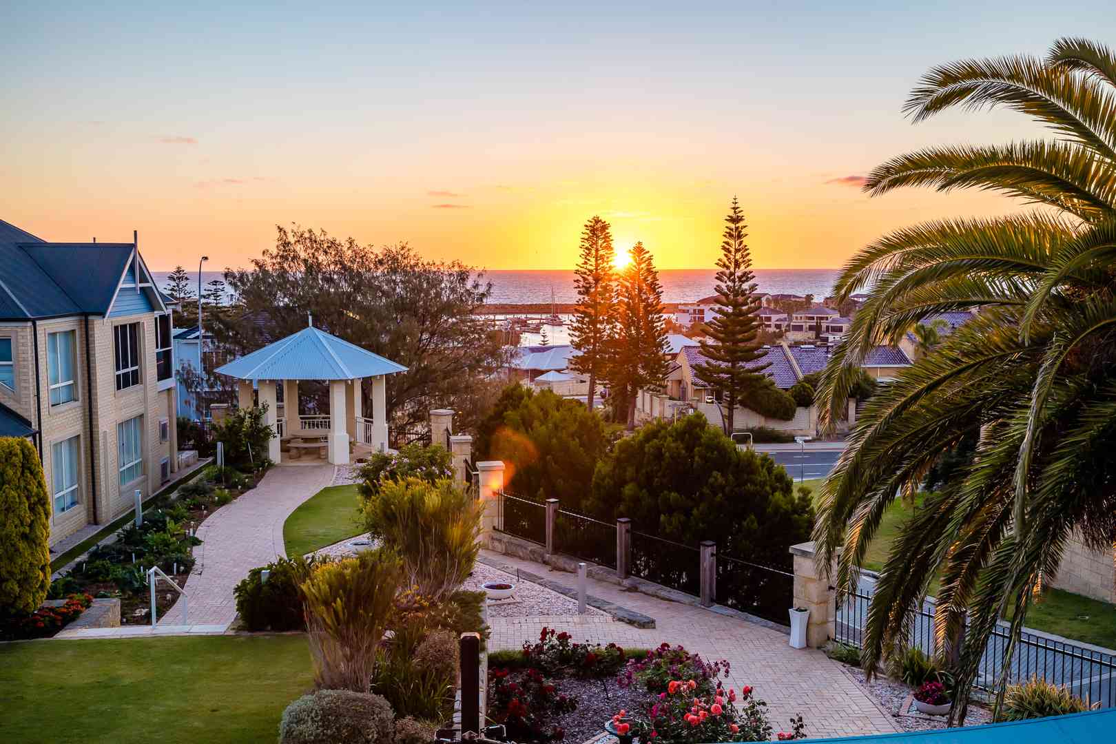 Spacious apartment opposite the clubhouse - move‑in ready!