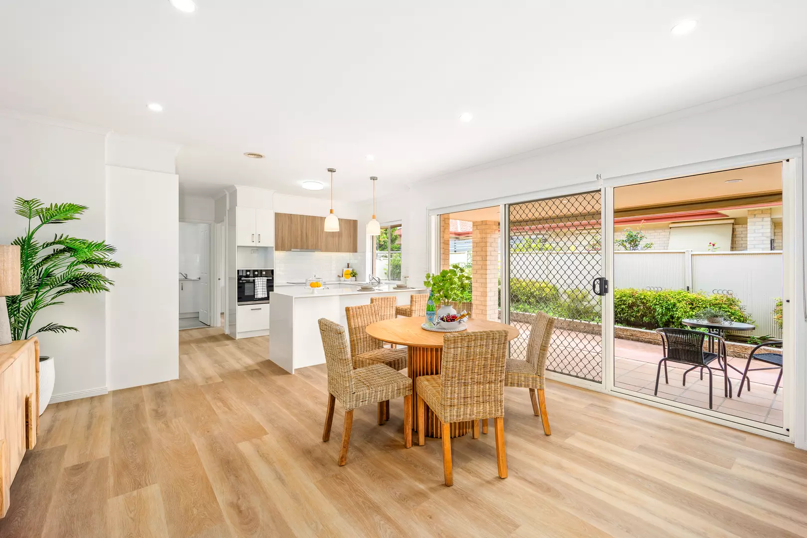 Beautiful 2bed/2bath Villa in a Top Rated Retirement Village!