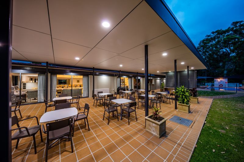 Light, Space and Leafy Surrounds