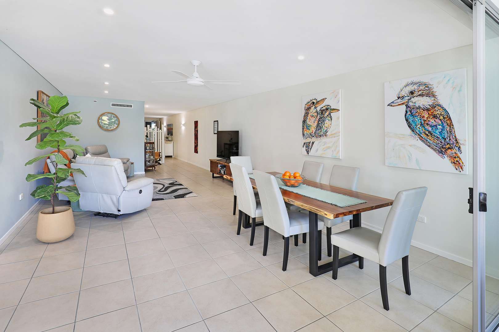 Luxury Apartment at an Irresistible Price - Don't Miss Out!