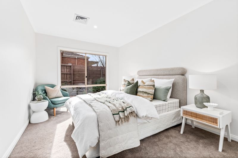 Spacious fully renovated 2 bedroom villa - adjacent to amenities