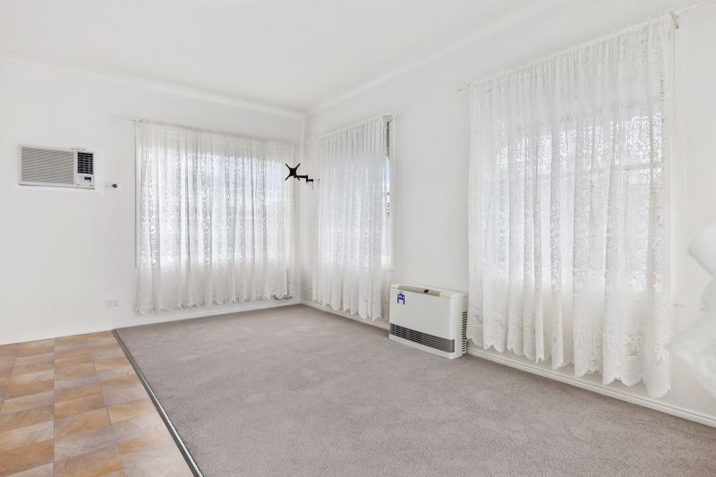 Beautifully Presented Haven - Corner Location