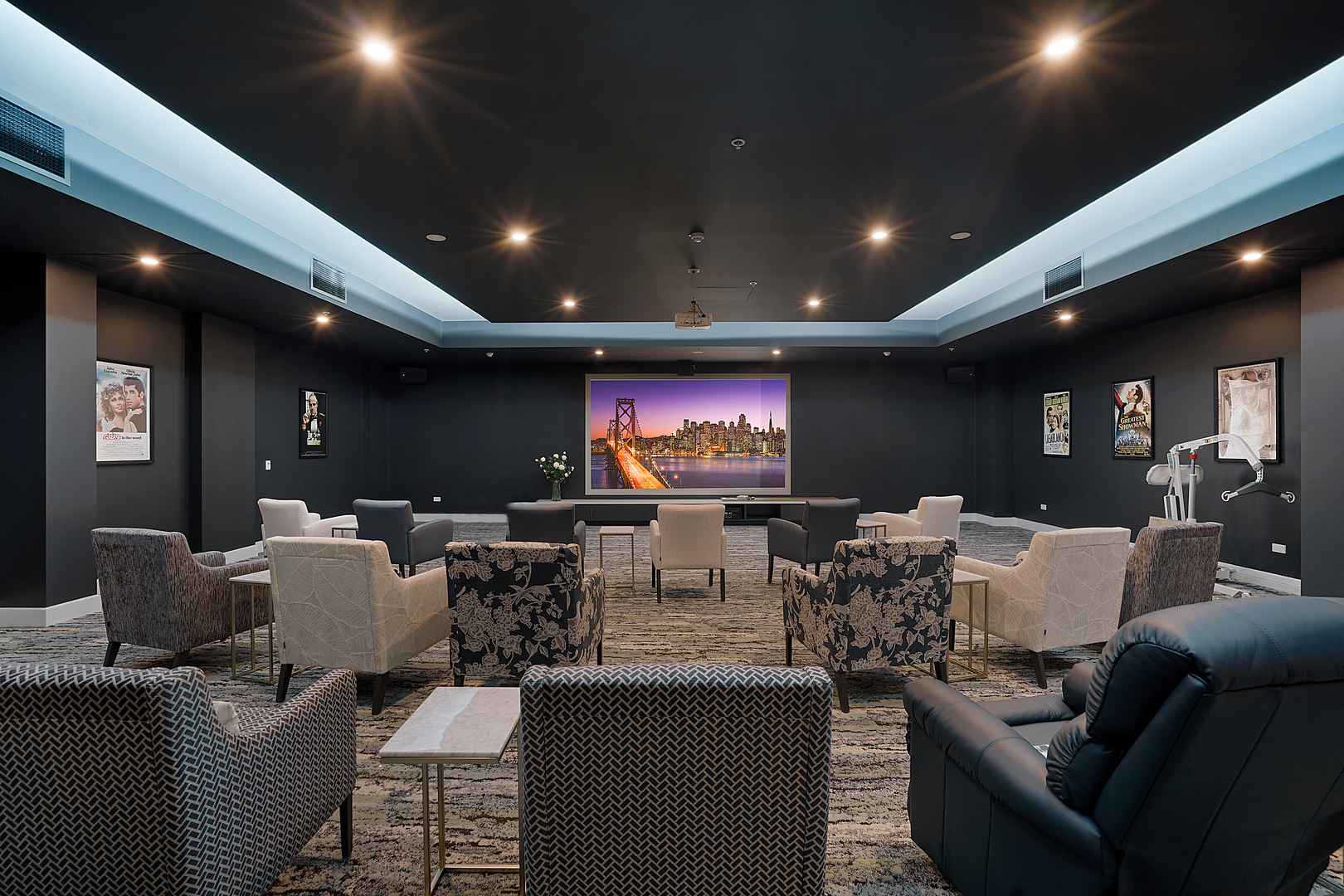 Stunning, spacious three-bedroom apartment