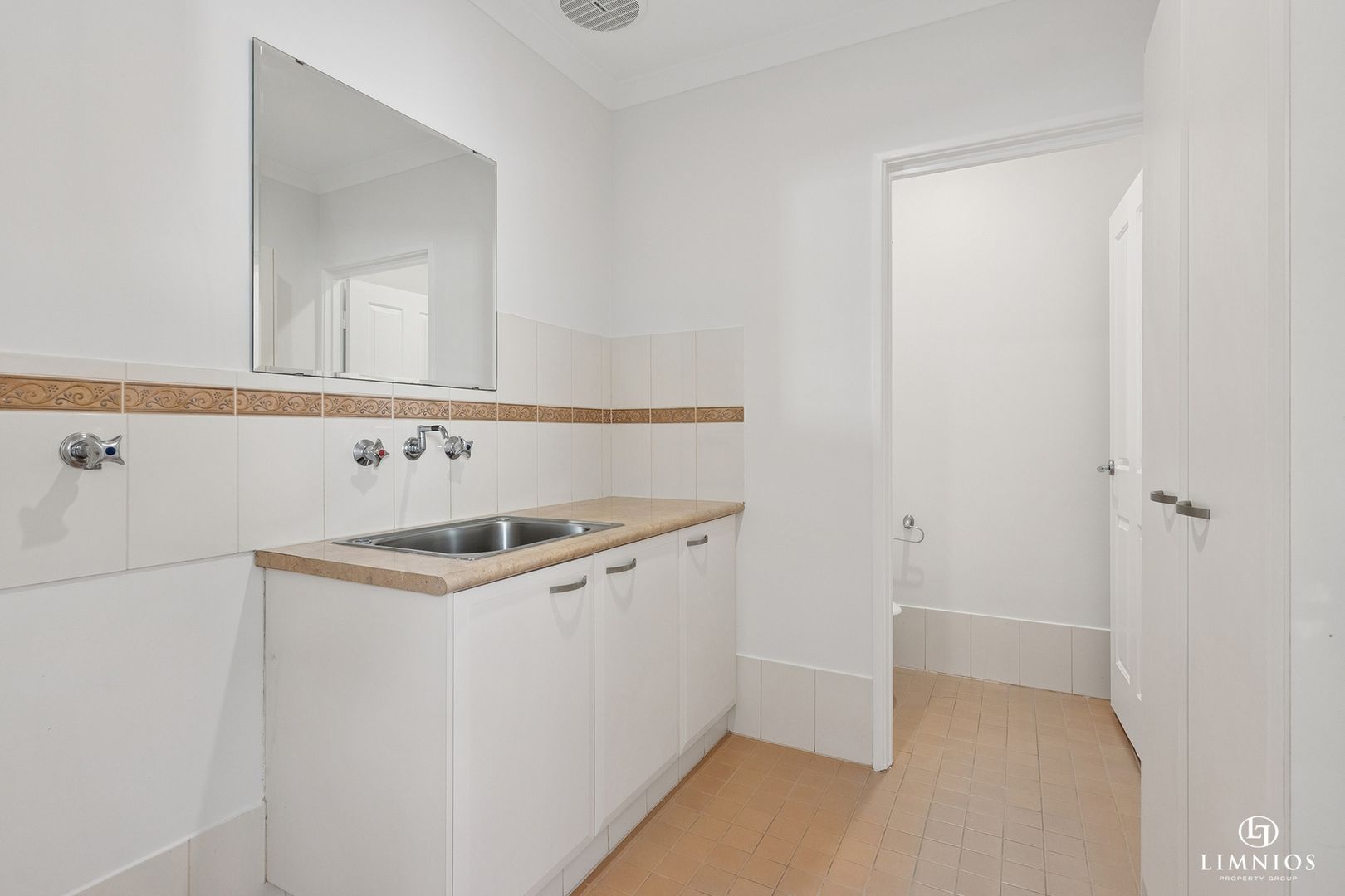Elevated Living with a Bright Northerly Aspect