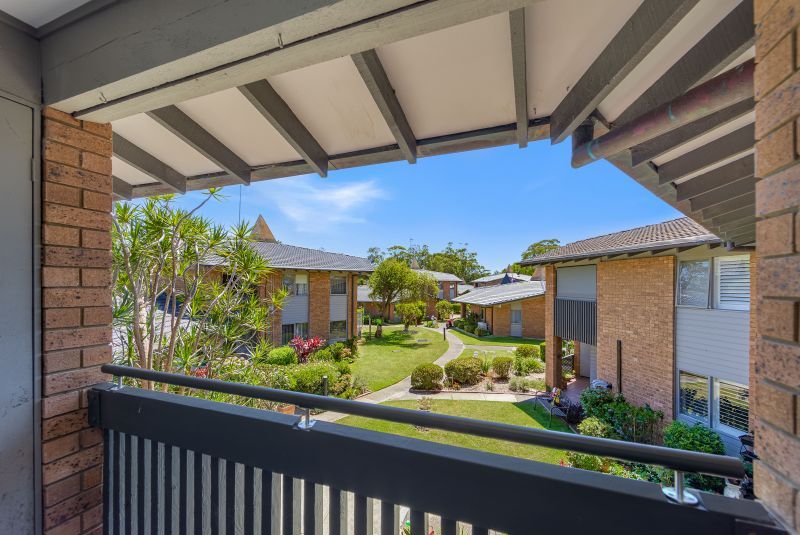 Upper Level Retreat - with Garage!