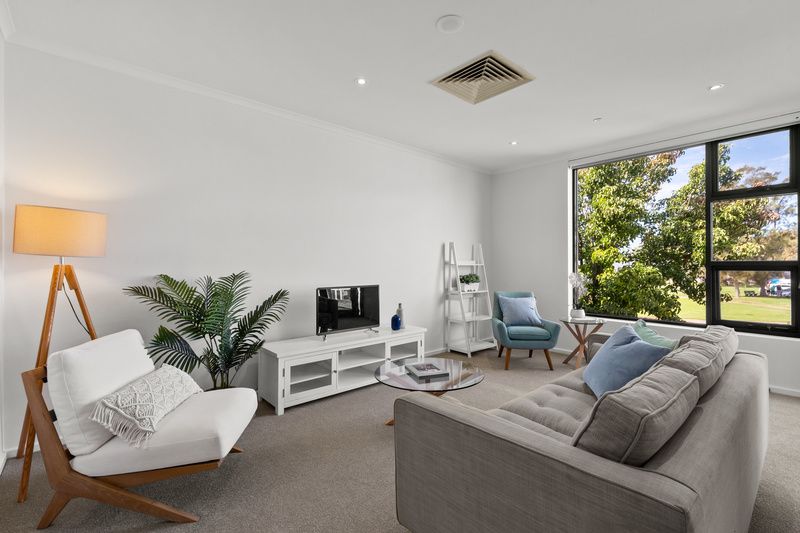 Rare Top‑Floor Apartment with Stunning Hills and Garden Views