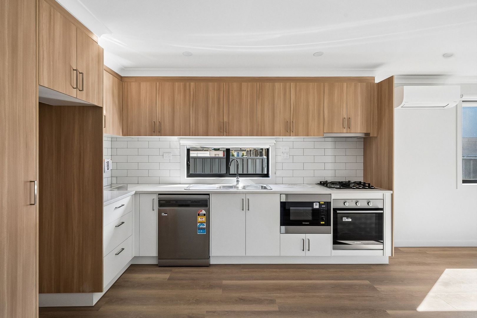 Over-55s Living with Carport, Covered Balcony & Full Kitchen 