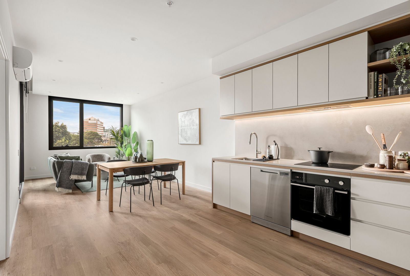 Redefine your everyday life at Caulfield Place — brand new, premium build-to-rent apartments in Caulfield, Melbourne.