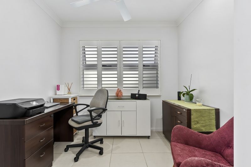 Contemporary Luxury – Exquisite Rainforest Views!