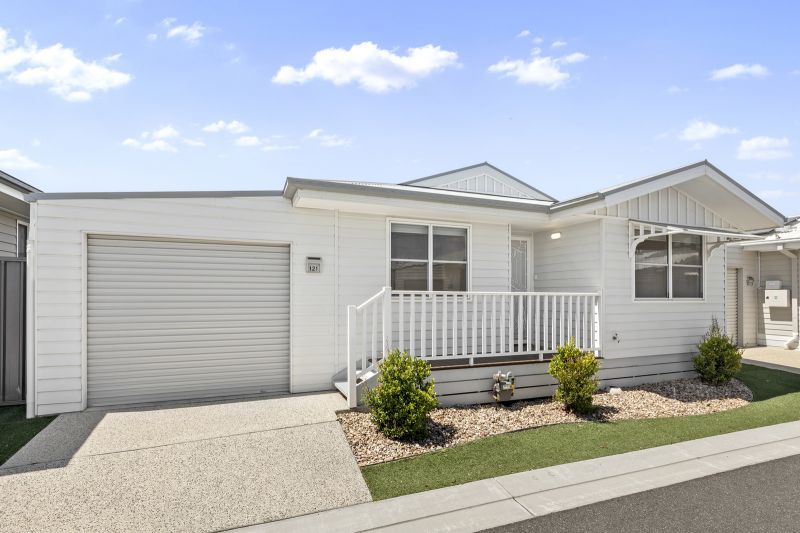 Beautifully Appointed 2 Bedroom Home + Study