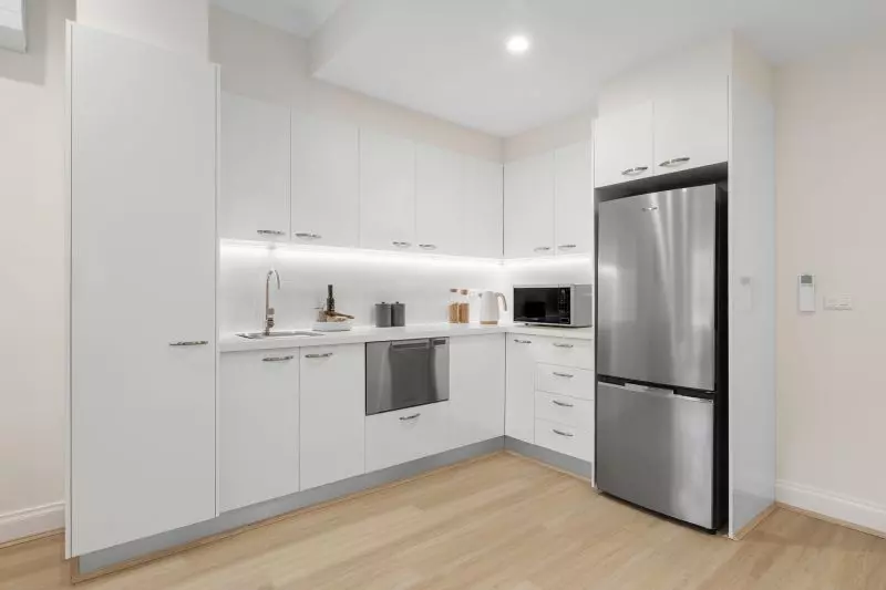 Delightful east-facing, spacious ground-floor one-bedroom apartment