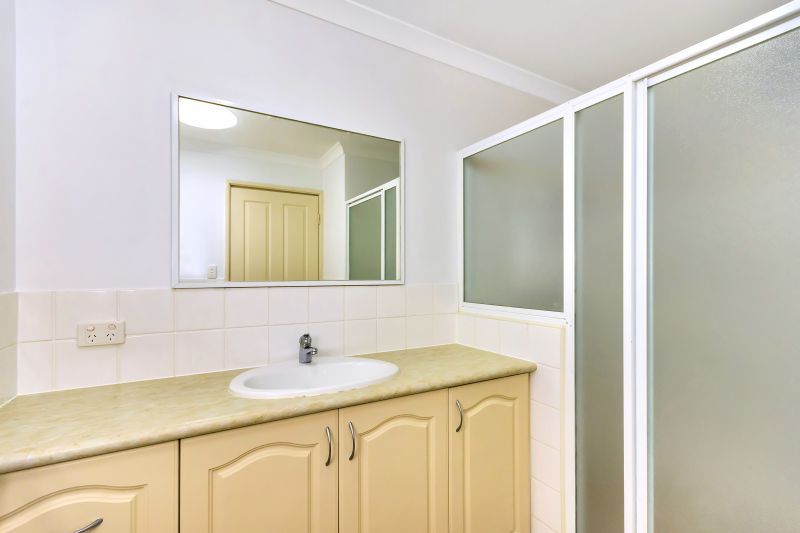 ARCADIA WATERS MADDINGTON - Enjoy The Serenity & Rear Gable Patio