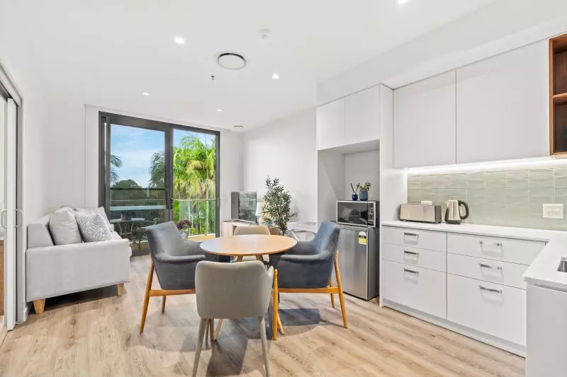 North facing apartment overlooking the bowling green