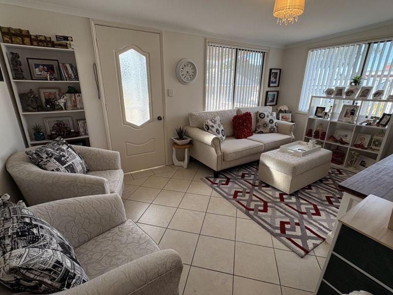 2 Bedroom, 1 Bathroom, 1 Carport.