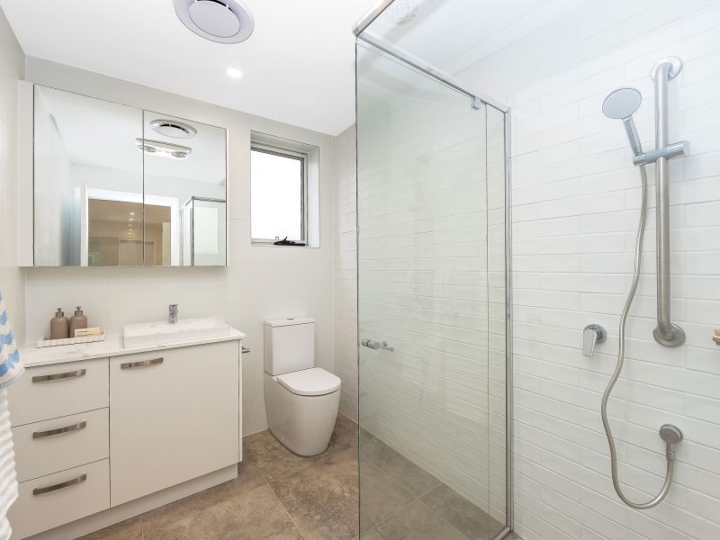 Elegant living by Shortland Waters golf course