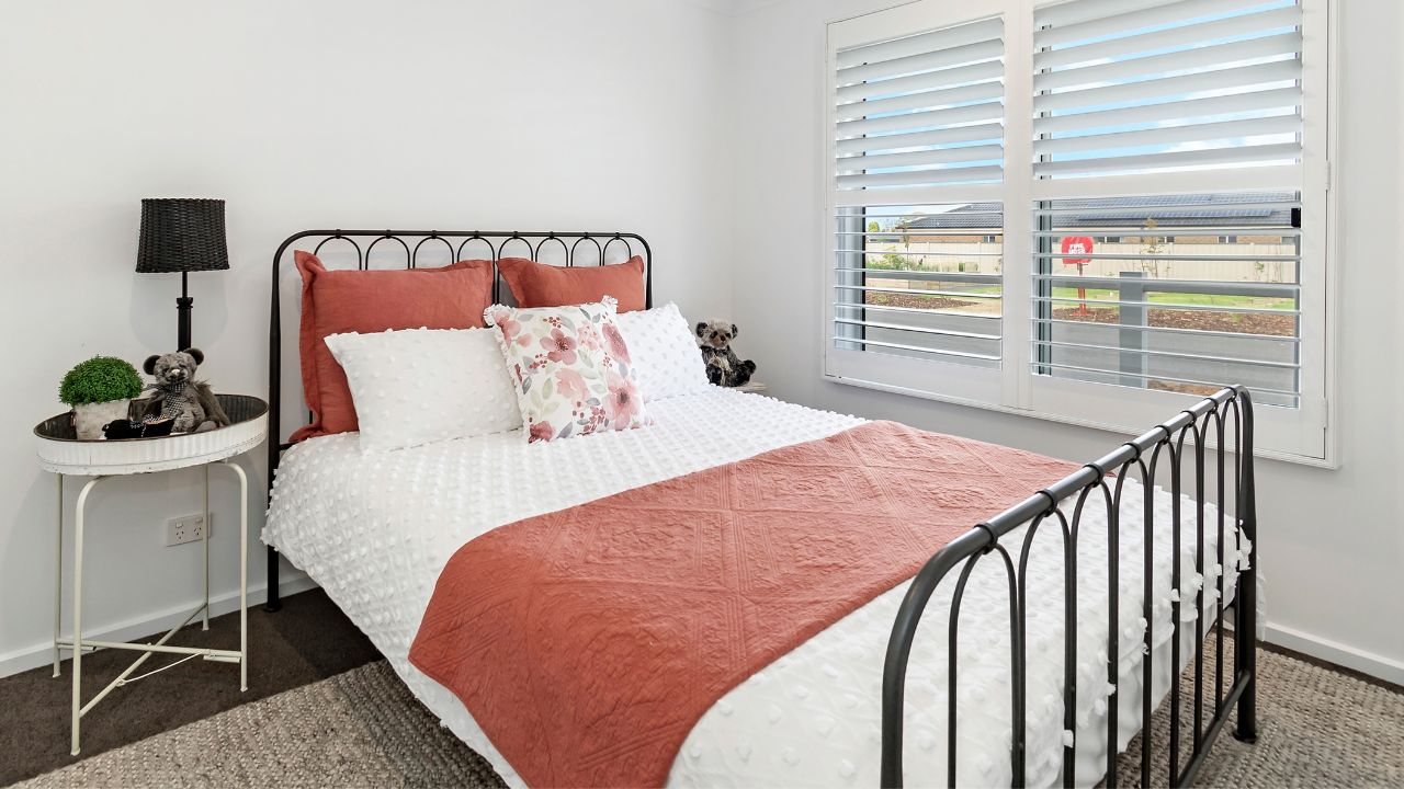 Experience the perfect balance of practicality and style with the Edford.