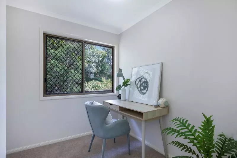 Modern one-bedroom plus study villa