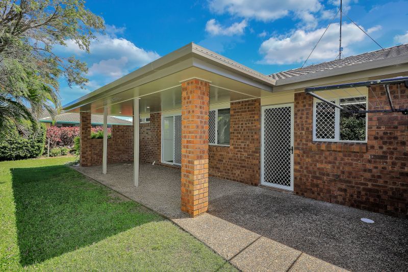 Garden views and coastal breeze!