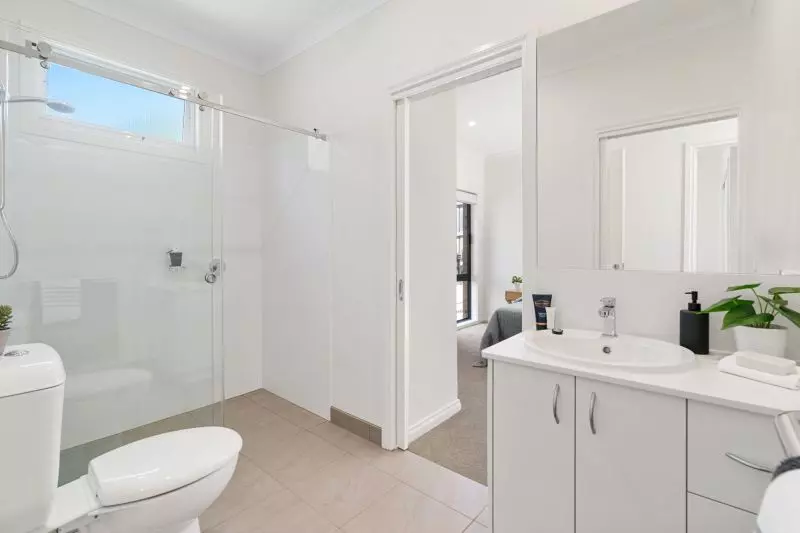 Contemporary Private Living overlooking Kurrajong Reserve