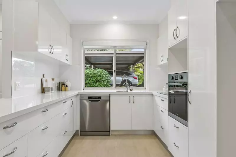 Beautifully refurbished 2-bed plus study villa