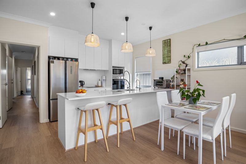 A light-filled modern 2-bedroom home