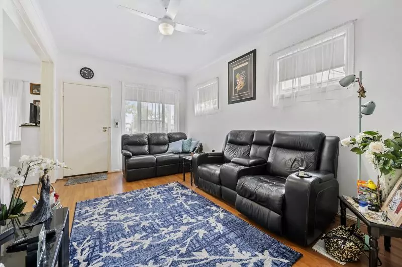 Vibrant & Beautifully Maintained!