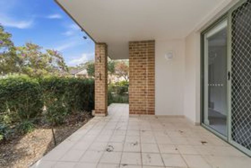 Rare 3-Bedroom Ground-Level Unit Close to Everything