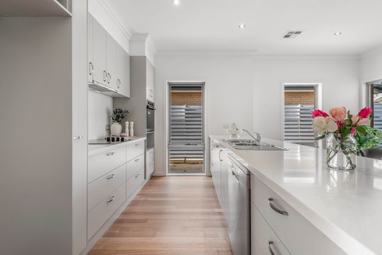 Modern 2 Bedroom Villa in a Peaceful Dingley Village Setting
