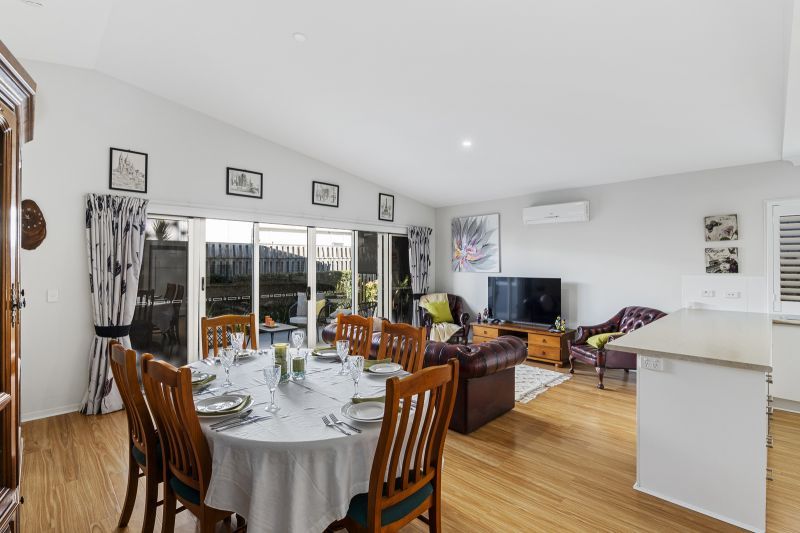 Modern Elegance in a Prime Location!