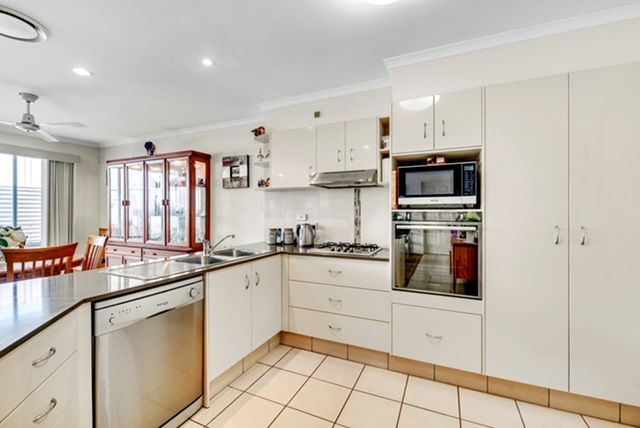 Centrally located 2 bed home plus study in Palm Lake Resort Eagleby