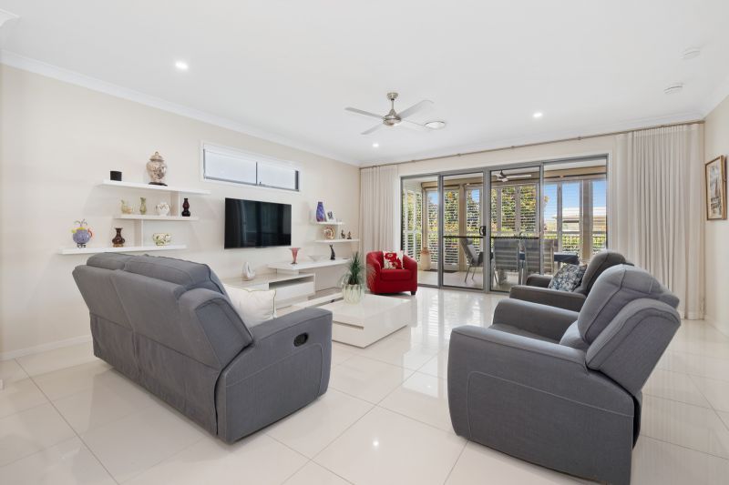 Sophisticated Living – Luxury Three-Bedroom Residence