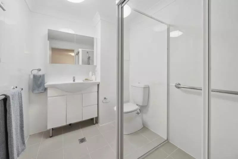 Light-filled villa with stunning bush view