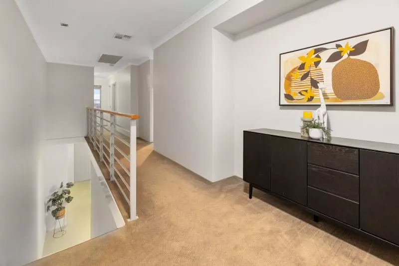 Spacious Riverside Family Retreat!