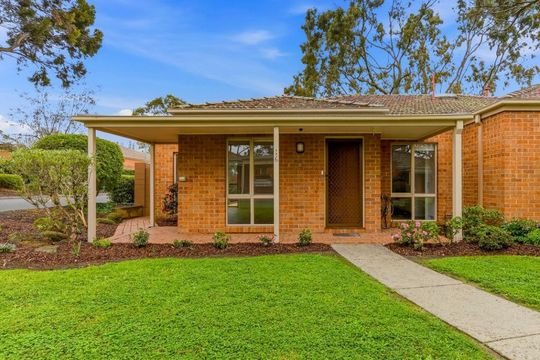 Stylish, Renovated 2-Bedroom Villa