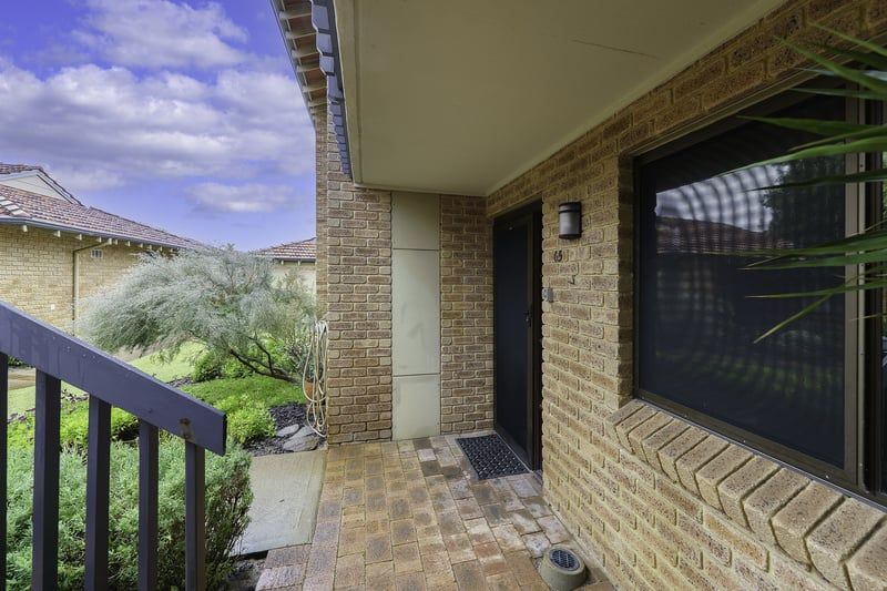 Low-Maintenance Villa with Garden Outlook Near Clubhouse