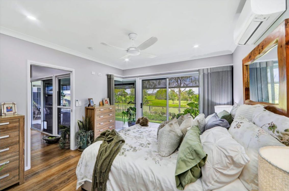 Entertainers Delight with Golf Course Views!