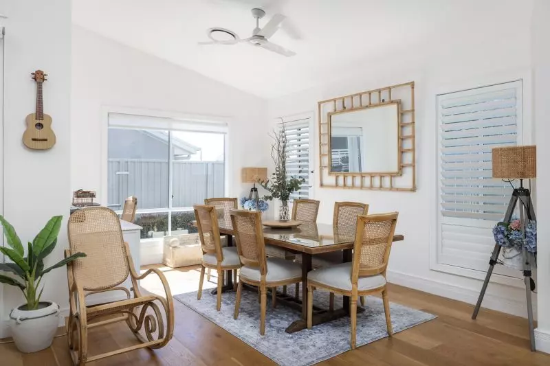 Elegant Three-Bedroom Retreat - Sunlit Alfresco Living