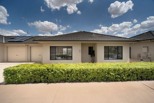 Bligh Villa 203 - Refurbished and Spacious 2 Bedroom Villa