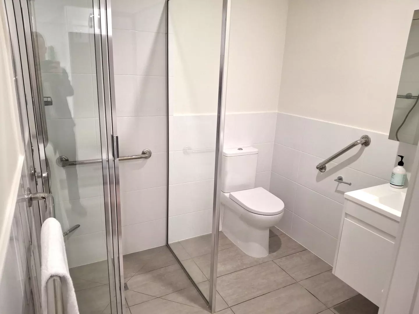 Deluxe Serviced Apartment