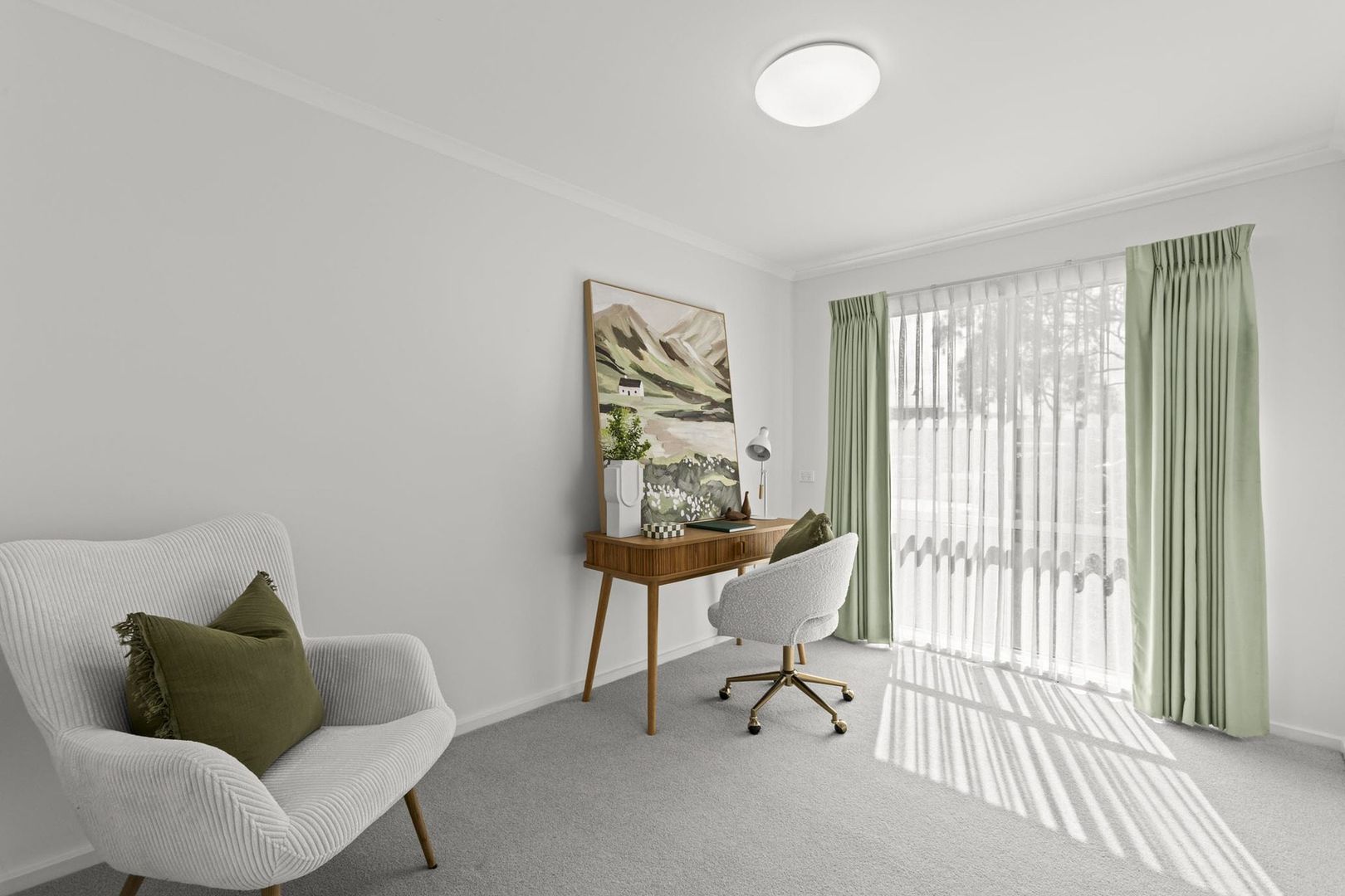 Cathedral Ceilings, Sunshine and Community Close By