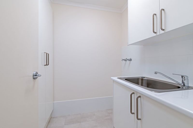 Live in this lovely unit while accessing the level of support you need when you need it!