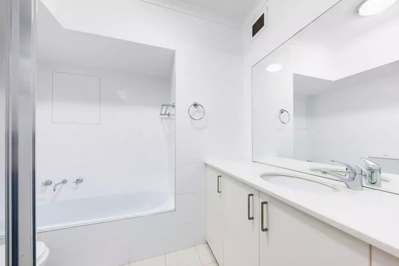 Renovated Apartment with Garden Outlook