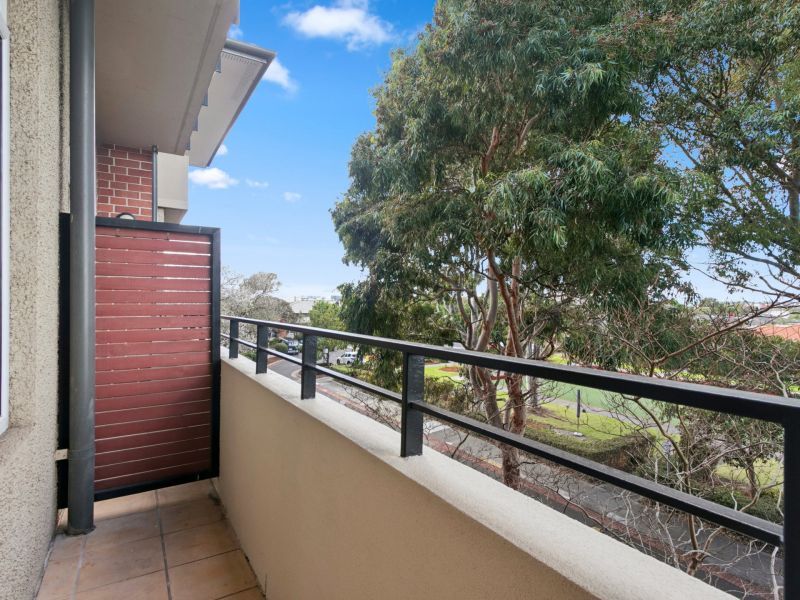 Refurbished Apartment with Leafy Balcony Retreat