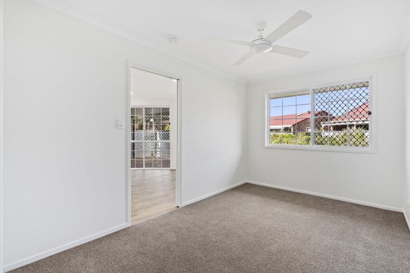 Stunning refurbished villa with Golf Course Views