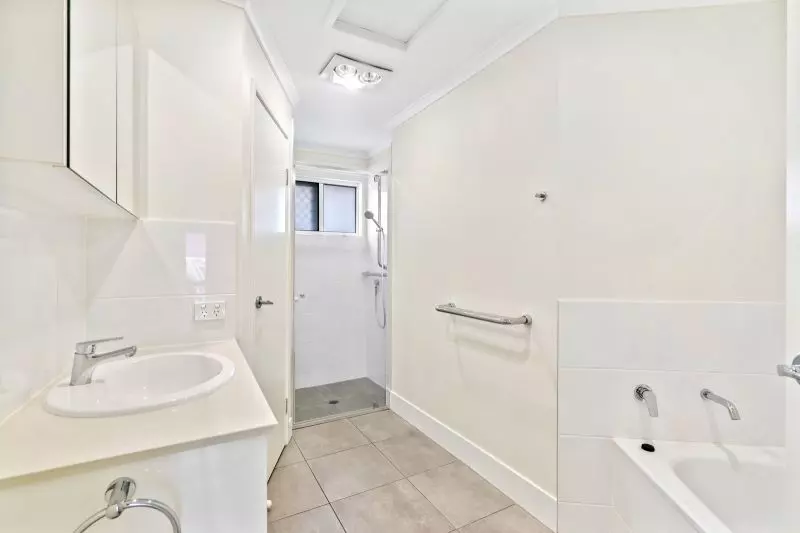 Highly Sought After !!
Beautiful two-bedroom, 1 bathroom villa with attached double garage