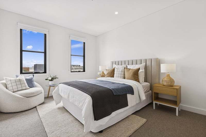 Stylish, Sunlit Malvern Apartment