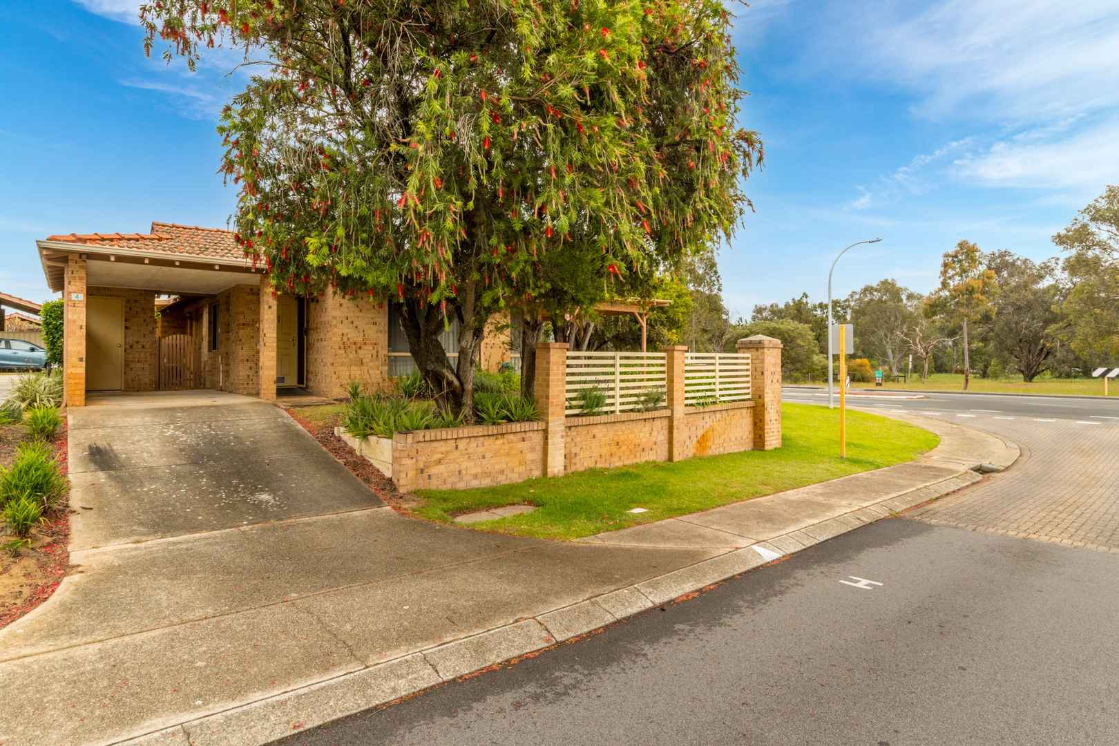 Move-in ready villa with Bibra Lake and bowling green views