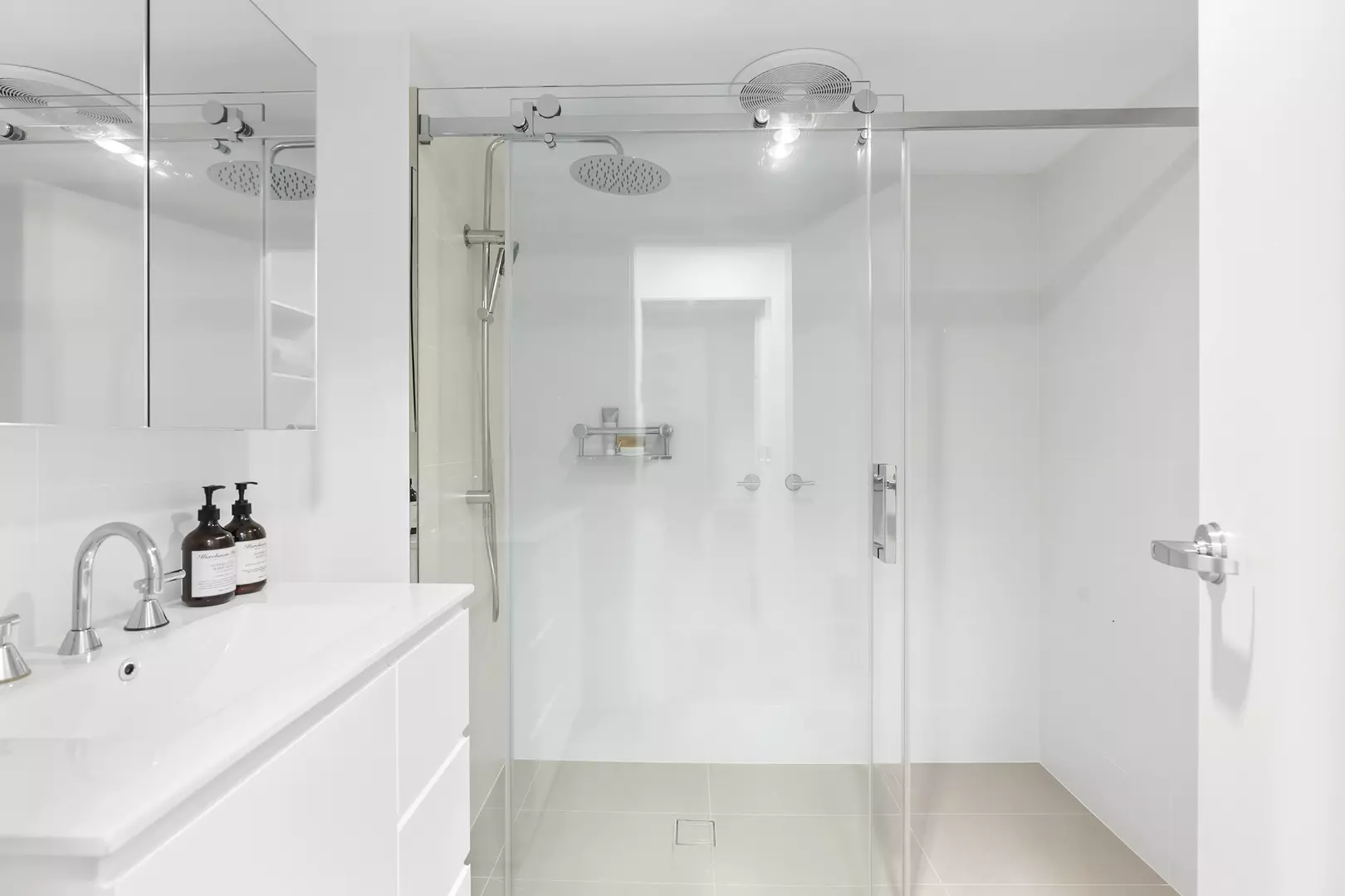 Serene 2-Bedroom Unit Surrounded by Nature