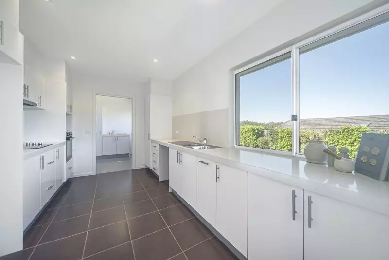 Spacious Coastal Villa with Room to Move