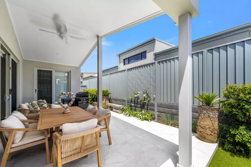 Quiet, Contemporary Living with Privacy and Space